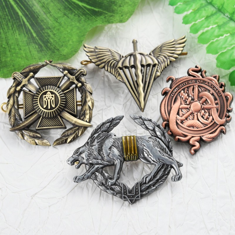 Pin Lapel Enamel Bentuk Ora Beraturan Kustom