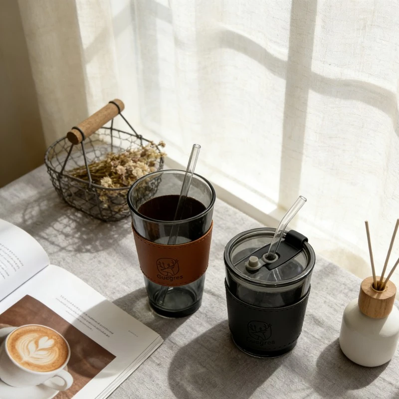 Set Tumbler Kaca Tinted kanthi Lengan Kulit sing Bisa Dicopot
